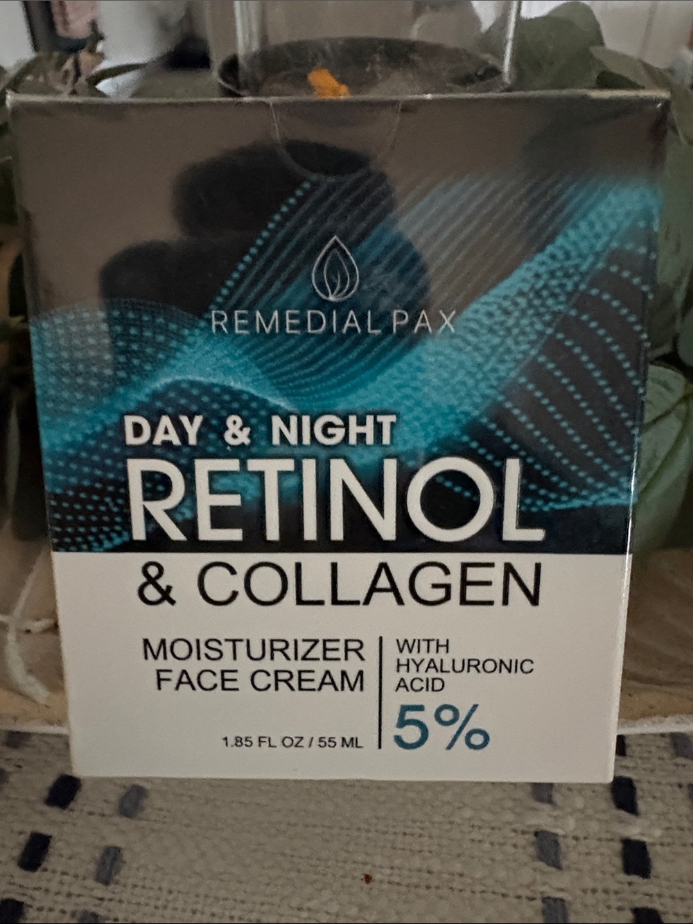 Day & Night Retinol & Collagen Moisturizer - Blue/White